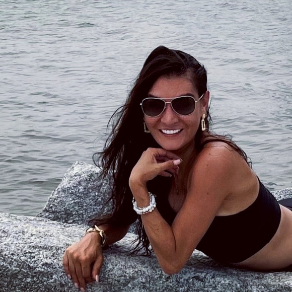 GET TO KNOW ME! - Picture 2 of 11